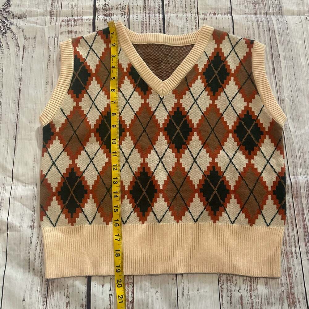Vintage Style Argyle Knit V-Neck Sweater Vest - Picture 3 of 6